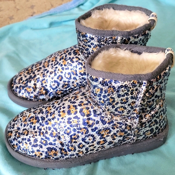 Aeropostale (free 2 or more bundle) - Picture 2 of 8